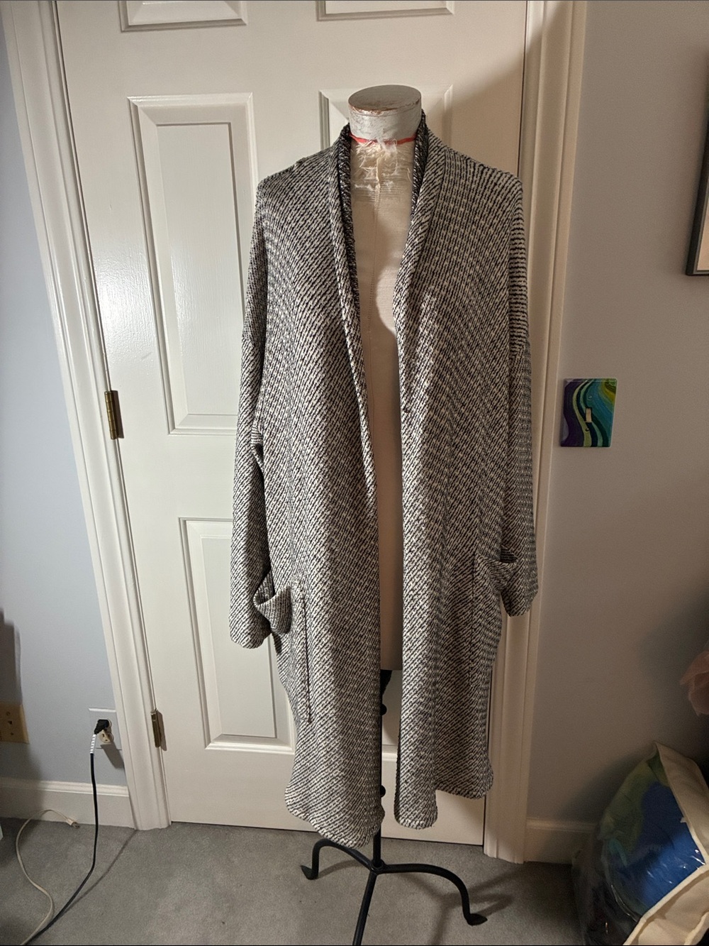 Fenini black and cream long sweater